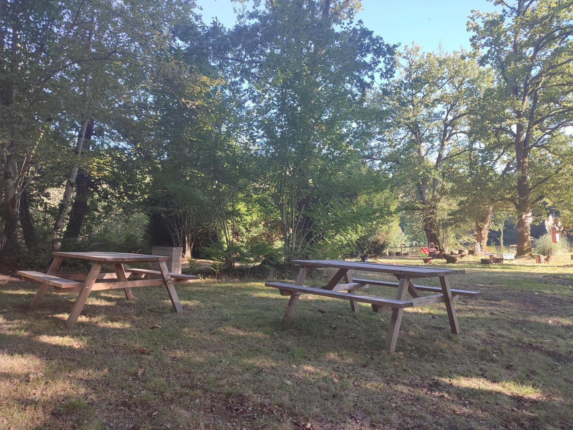 Camping Sous Les Belles Etoiles Peyrilhac Exterior photo